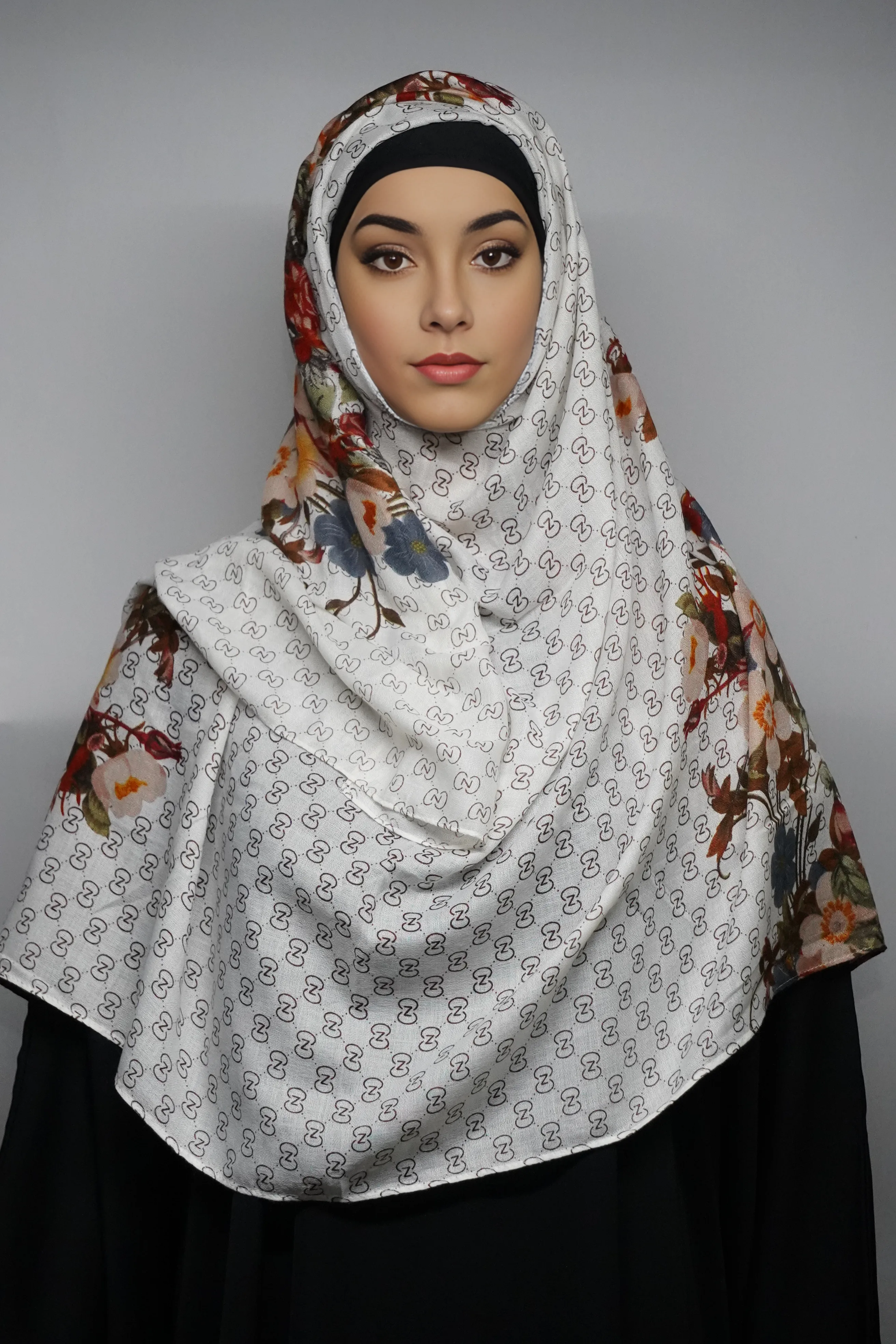 DSC00492_1721742164 Siya Cotton Hijab Off-White Floral Print